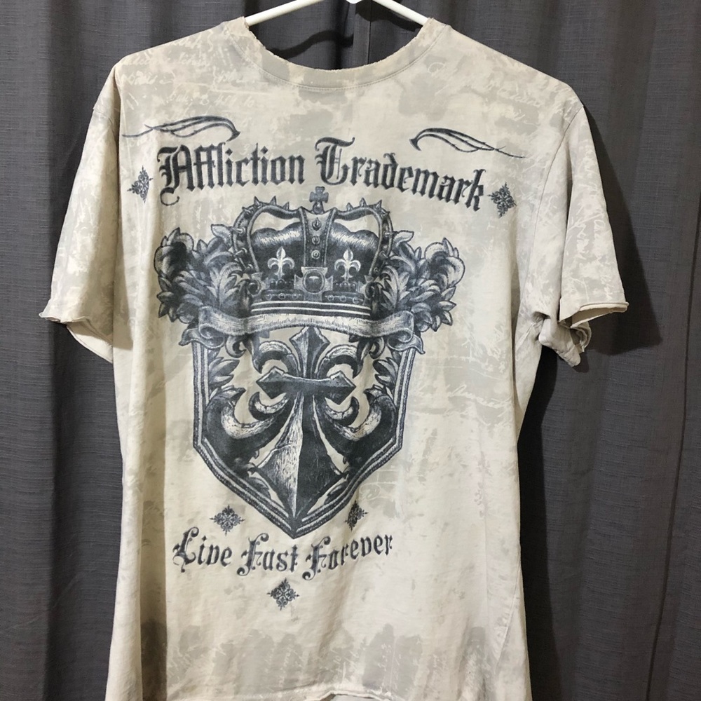 Men’s Affliction shirt